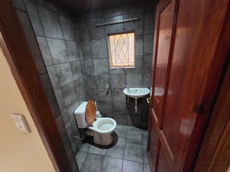 13 Bedroom Property for Sale in Brandwag Free State
